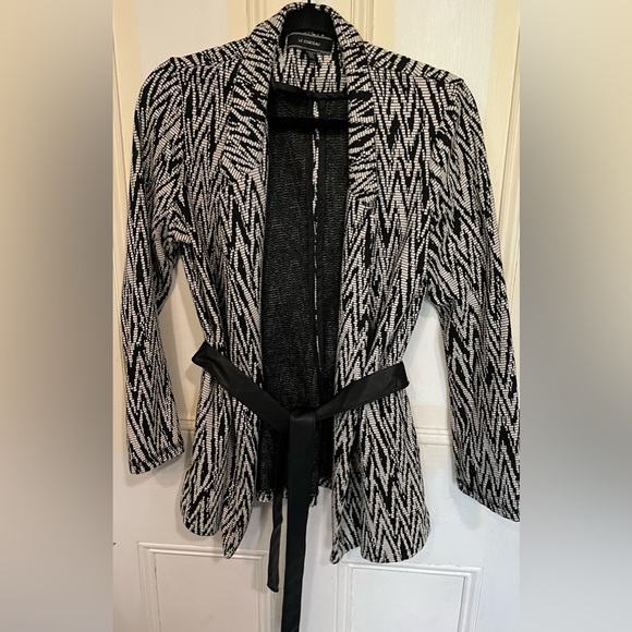 Le Chateau Long Sleeve Patterned Blazer with Belt Small - Picture 5 of 11